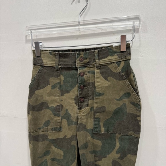 Hollister Ultra High Rise Button Fly Camo Pants Small Utility Gorpcore Raw Hem - Picture 3 of 7